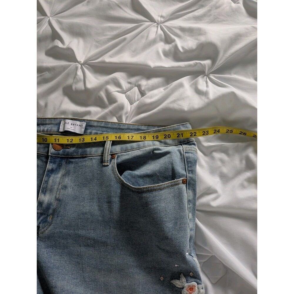 Lane Bryant Signature Fit Straight Leg Crop Jean 20P Lt Bl Embroidery Rhinestone - Picture 12 of 16